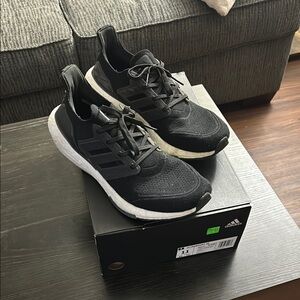 adidas Ultraboost 21